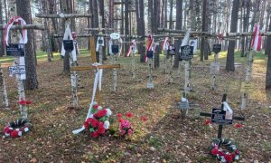 W Dzień Wszystkich Świętych na Polskim Cmentarzu Wojennym w Miednoje zapłonęły znicze i zabrzmiał Dzwon Pamięci