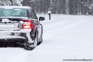 Uwaga na opady śniegu i pogarszające się warunki na drogach