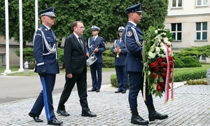 Uroczystość przy Tablicy Pamięci w Komendzie Głównej Policji