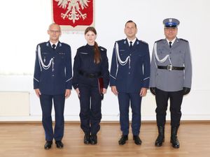 Ślubowanie nowo przyjętej policjantki