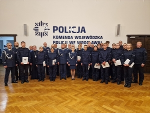 Nowi policjanci z garnizonu dolnośląskiego wypowiedzieli słowa roty ślubowania