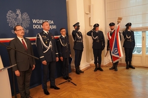 Dolnośląscy policjanci wyróżnieni podczas uroczystości w Urzędzie Wojewódzkim we Wrocławiu