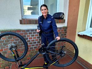 Jak zabezpieczyć swój rower przed kradzieżą - radzą głogowscy policjanci