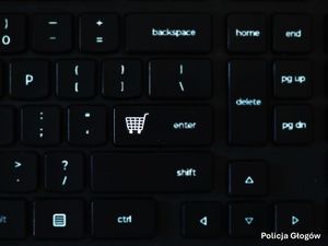 Internetowe zakupy w okresie świątecznym, jak być bezpiecznym?