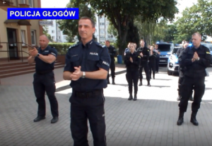 #GaszynChallenge. Głogowscy policjanci włączyli się w akcję pomocy