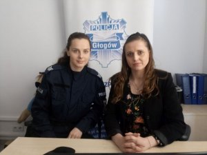 Policjanci z Zespołu Profilaktyki Społecznej podczas spotkania z seniorami